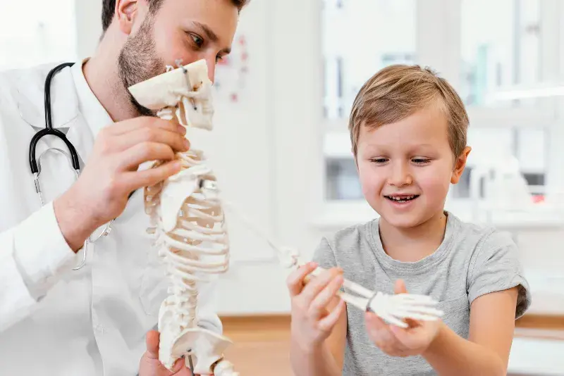 Desmintiendo Mitos Comunes sobre Ortopedia Pediátrica | Salud Infantil